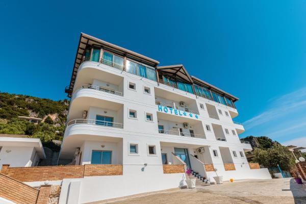 Hotell Fly Radhimë